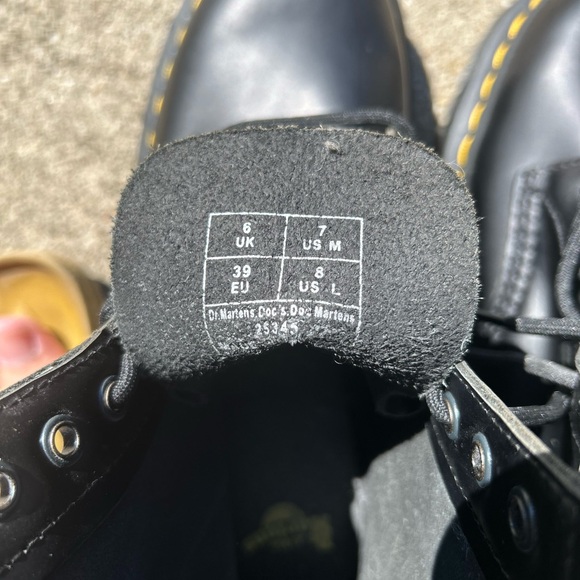 Boots - Picture 4 of 7
